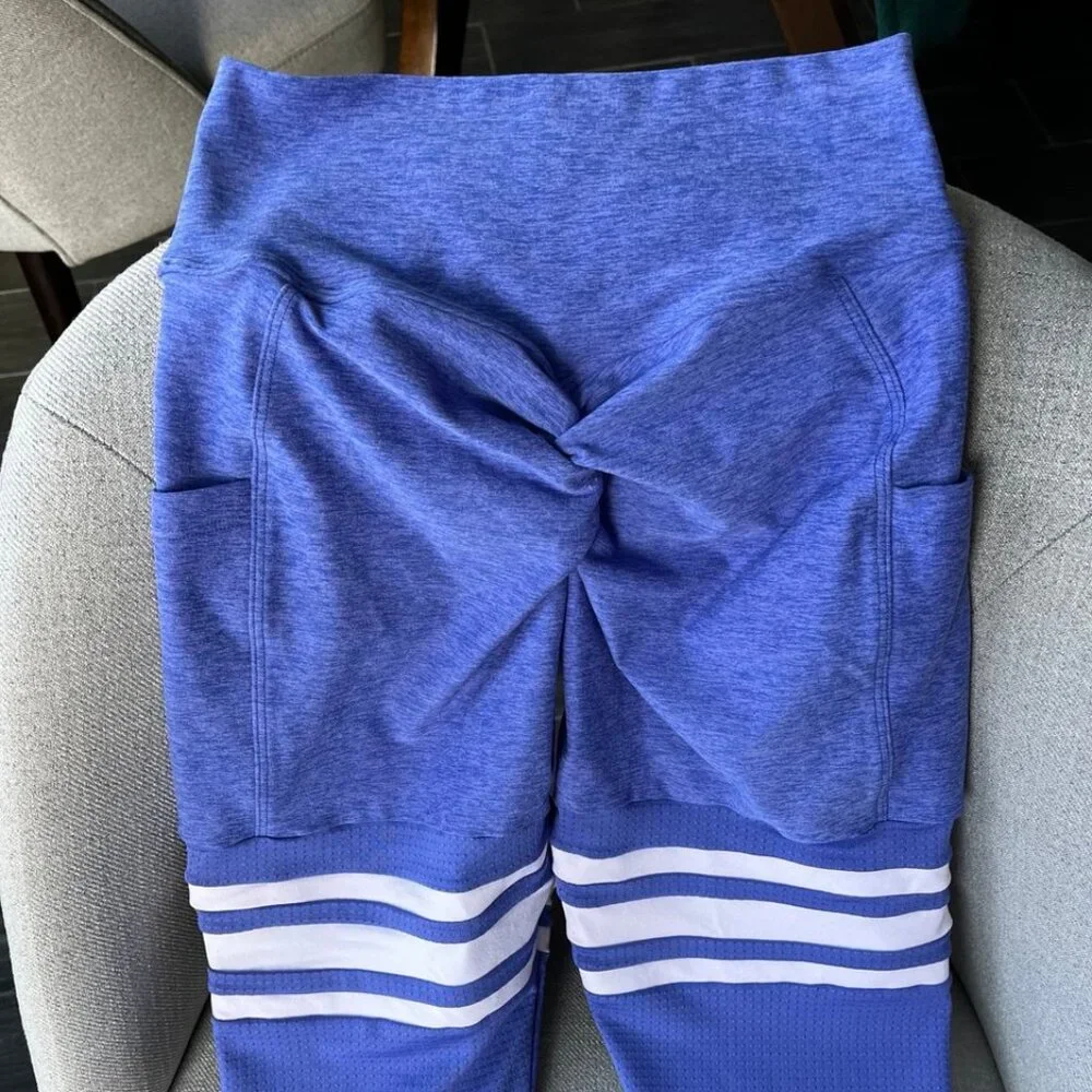Bombshell Scrunch Leggings (LIKE NEW) - Picture 9 of 11